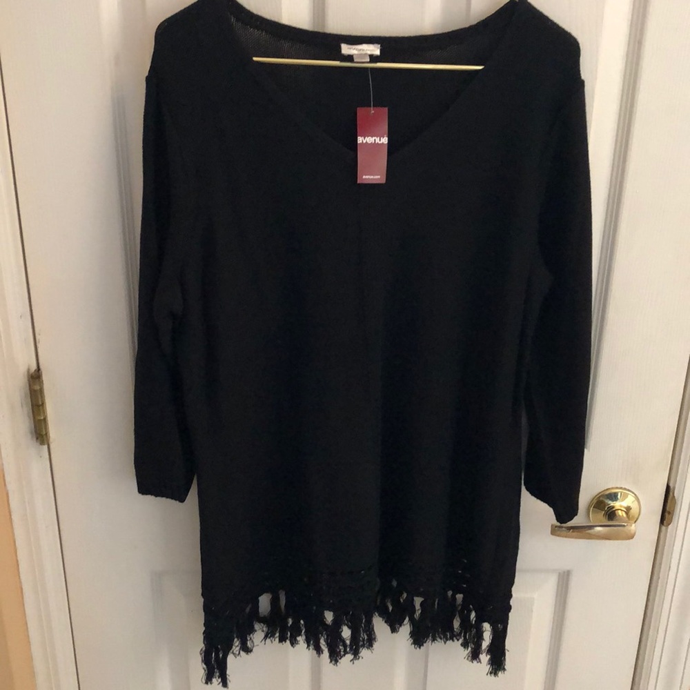 Avenue Black Sweater Sz 14/16